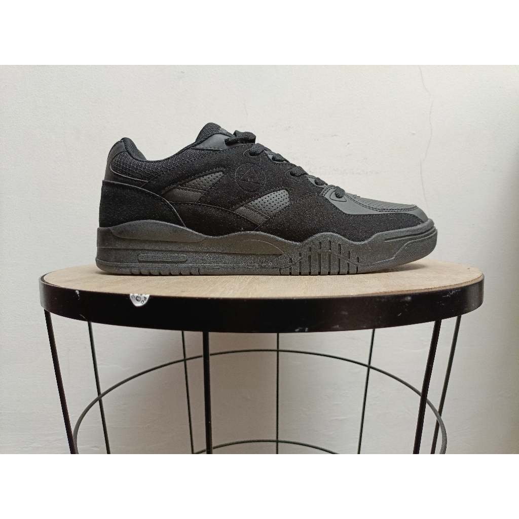 Sepatu Sneaker Kantor Airwalk  Full BLACK