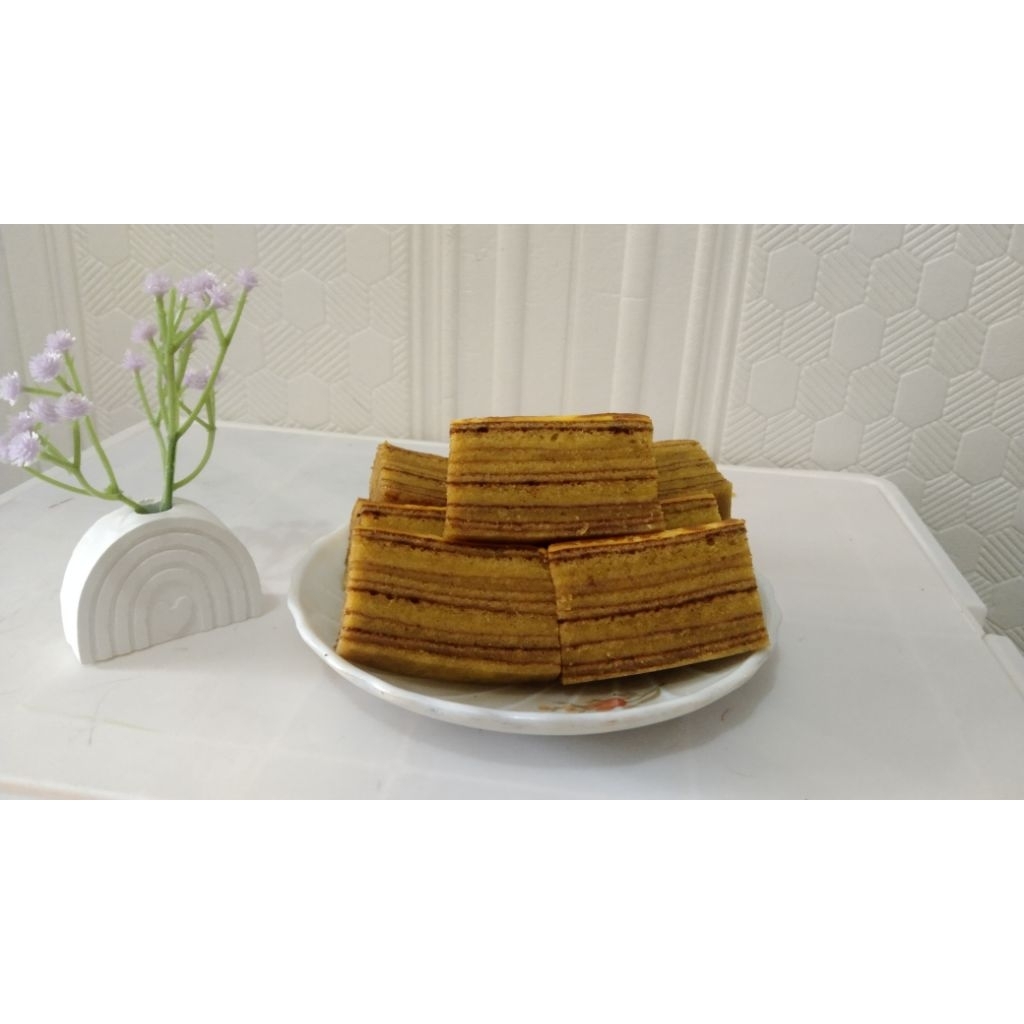 

Lapis legit spesial basah keju