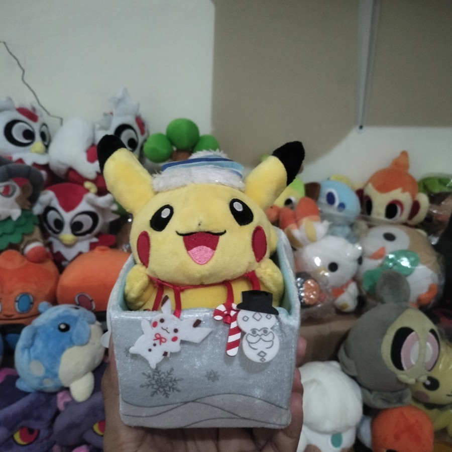 Boneka Pokemon Pikachu Series Christmas