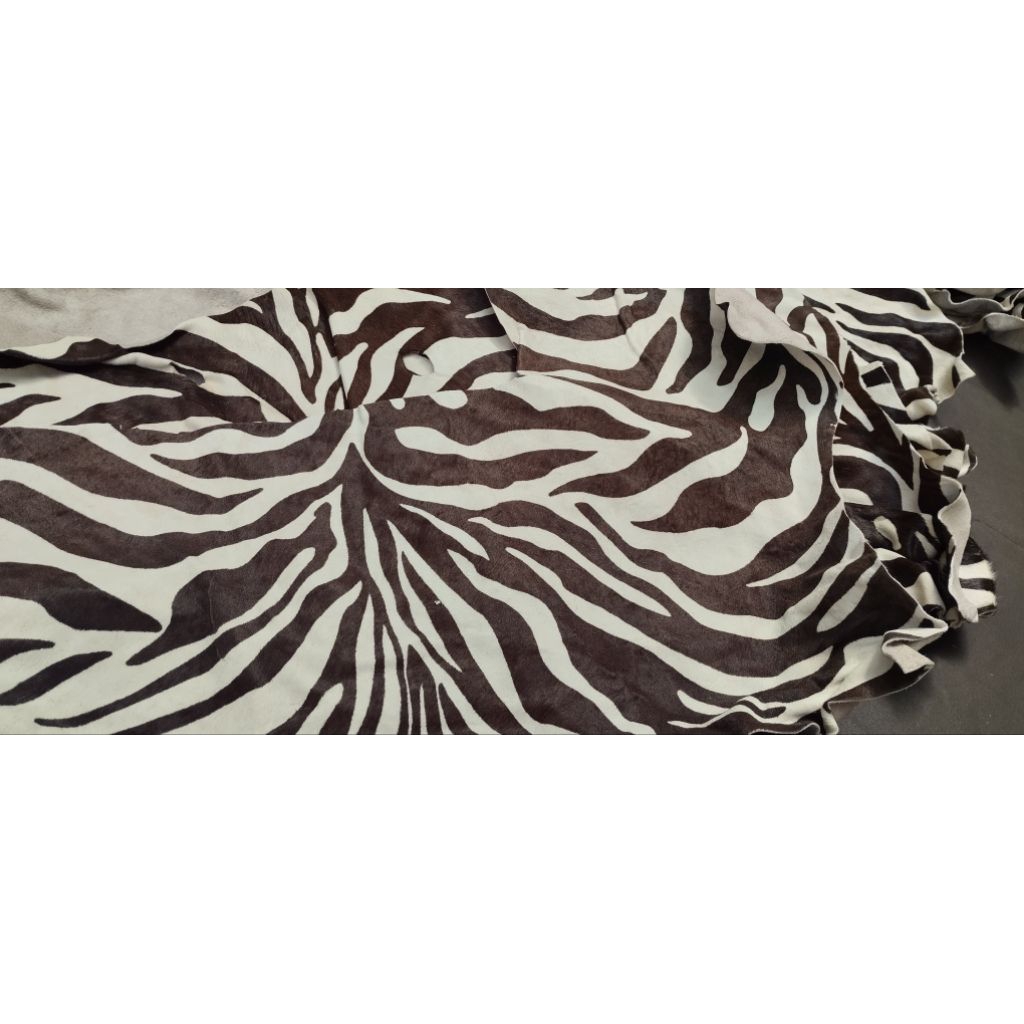 kulit sapi bulu motif macan putih harga perkilo potongan besar besar sisa produksi