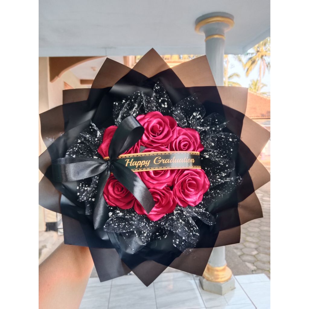 

Buket Pita Satin 7 Tangkai + Slempang Ucapan