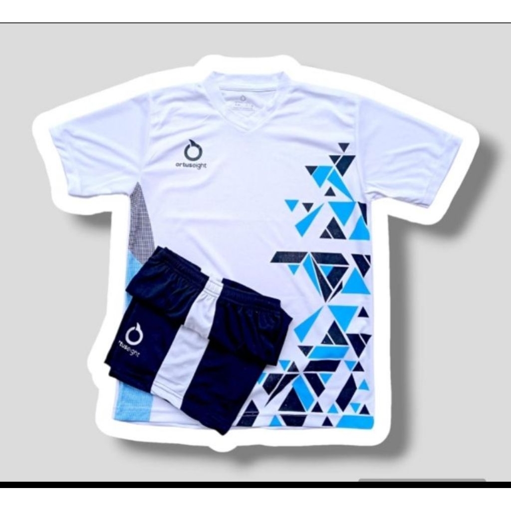 SETELAN kaos bola dewasa