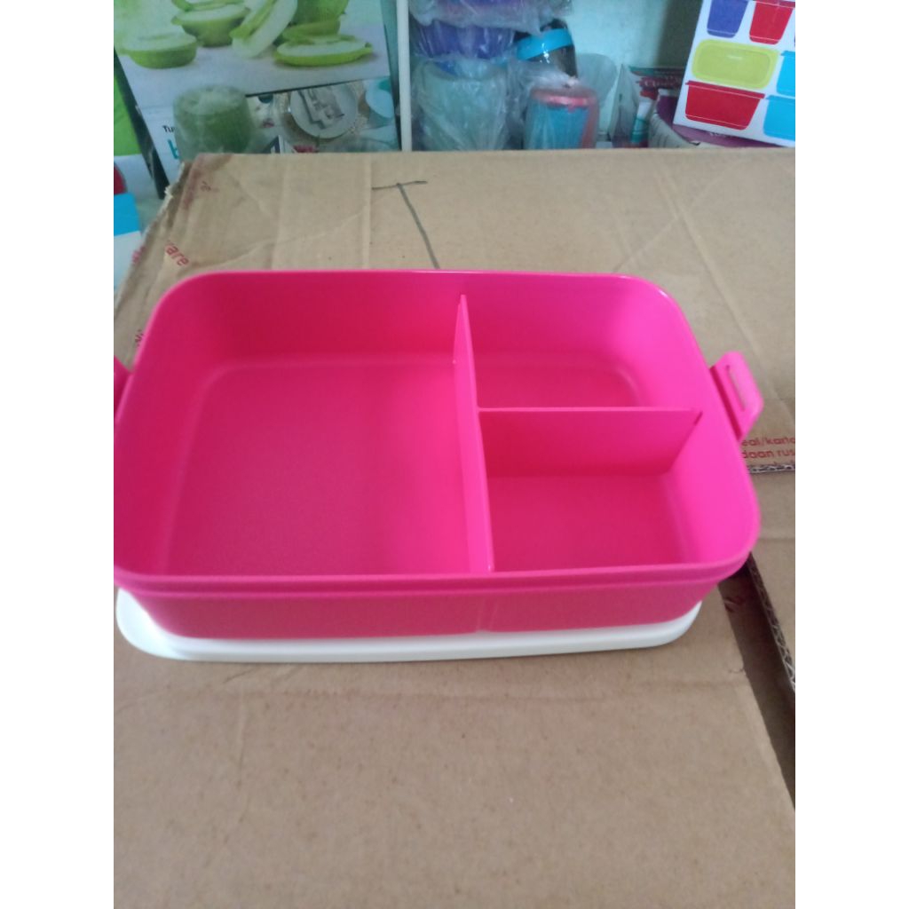 Tempat makan clik tu go bersekat  Tupperware