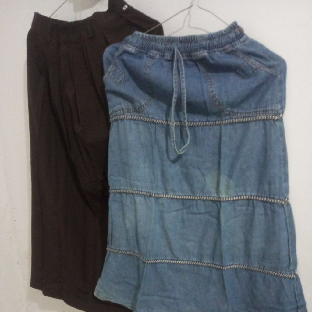 celana rok Pramuka dan rok Levis bekas pakai  ukuran L
