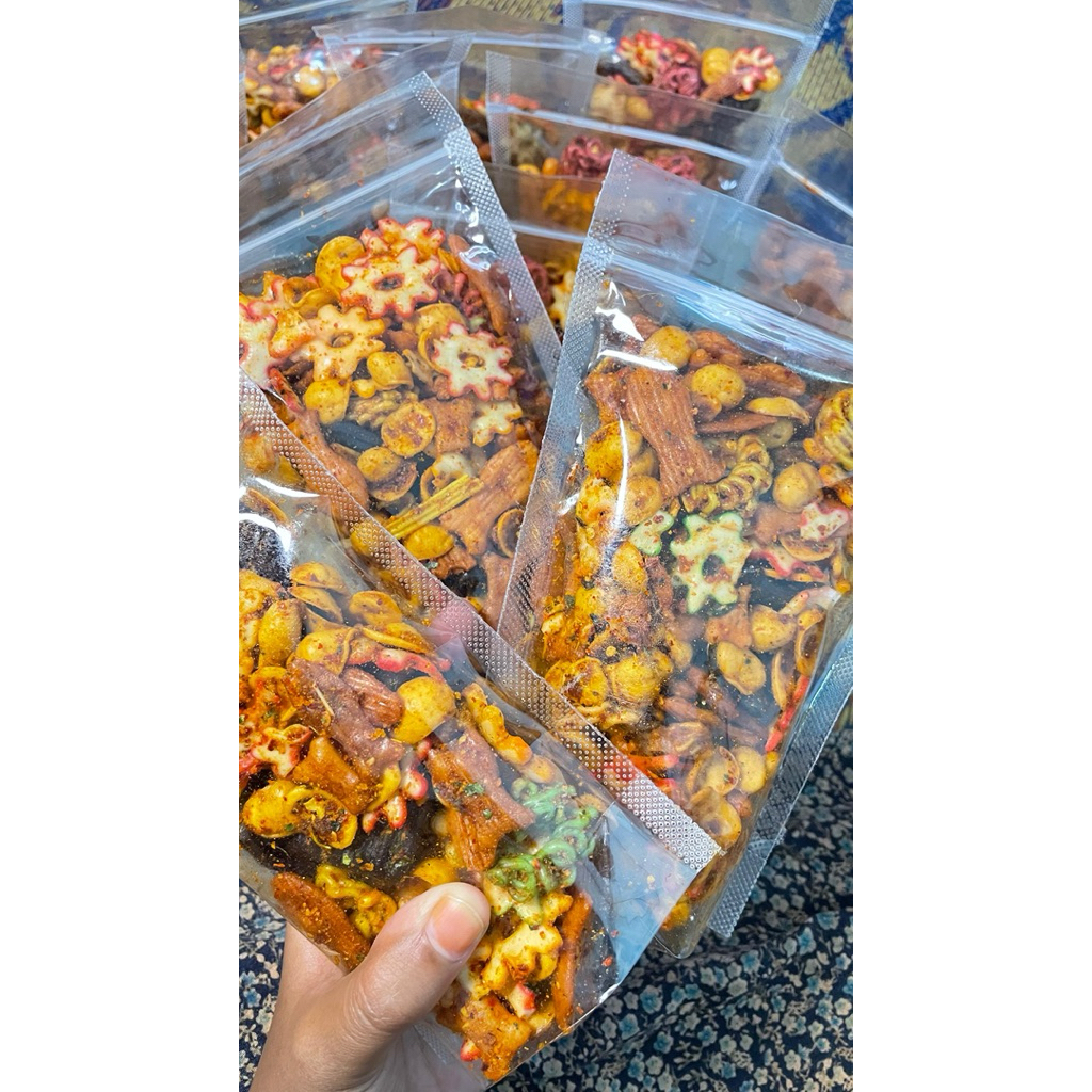 

SEBLAK KERING MIX PEDAS DAUN JERUK UKURAN POUCh