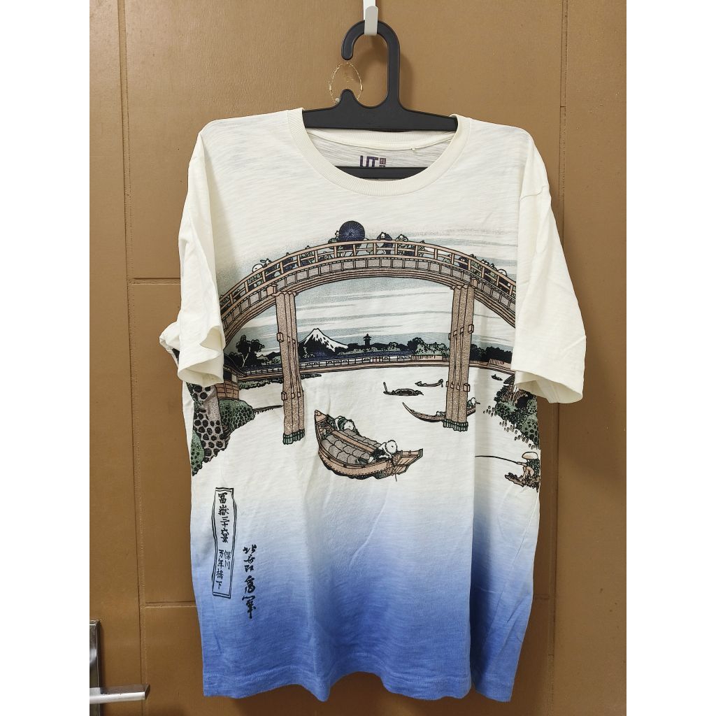 Kaos Uniqlo Hokusai Blue Original XL