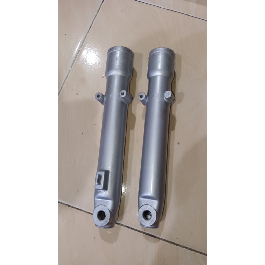 Bottom Tabung Shock Depan Honda S90z S90 benly s110 cb100 cb125 original