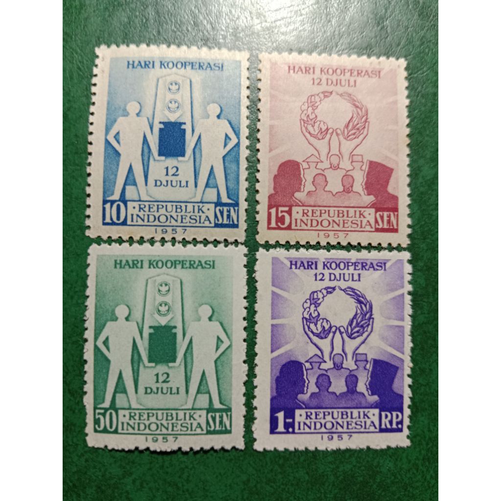 

Prangko Indonesia 4 Pcs Hari Koperasi Tahun 1957 UN USED