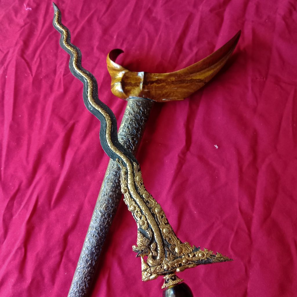 Koleksi Dhapur Nogo Sosro Luk 13 kinatah Sepuh Emas Gagah