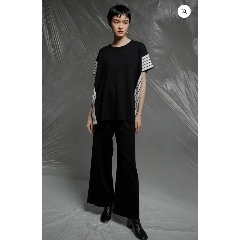 This is April Kanza Set Black (NEW)