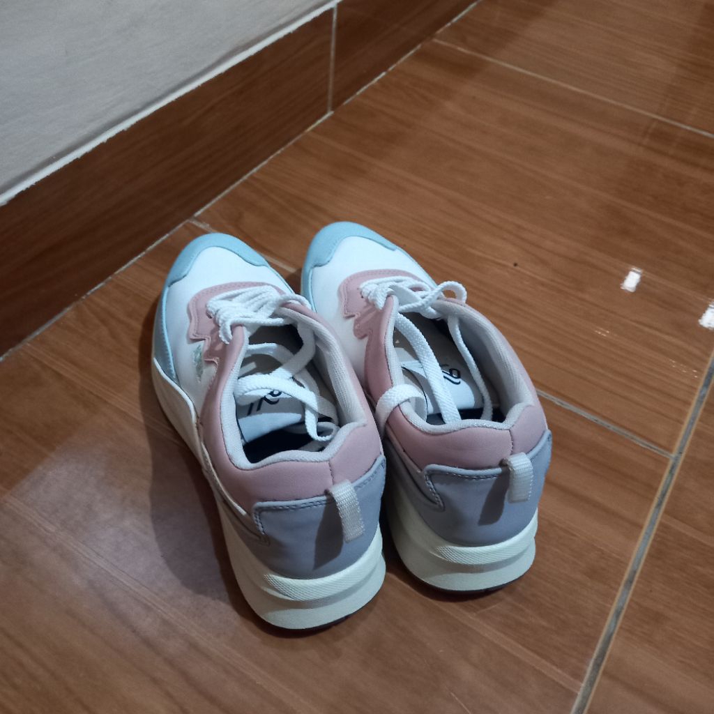 sepatu/sneakers nokha cewek