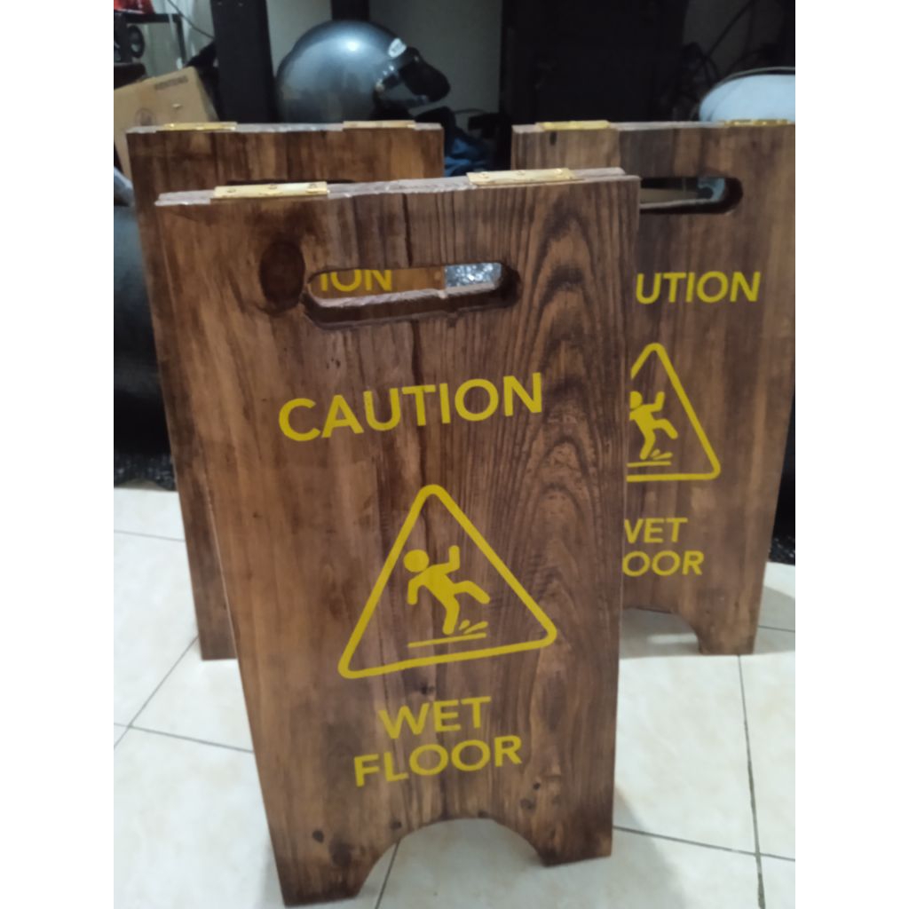 

plang papan nama wet floor sign board murah wet floor