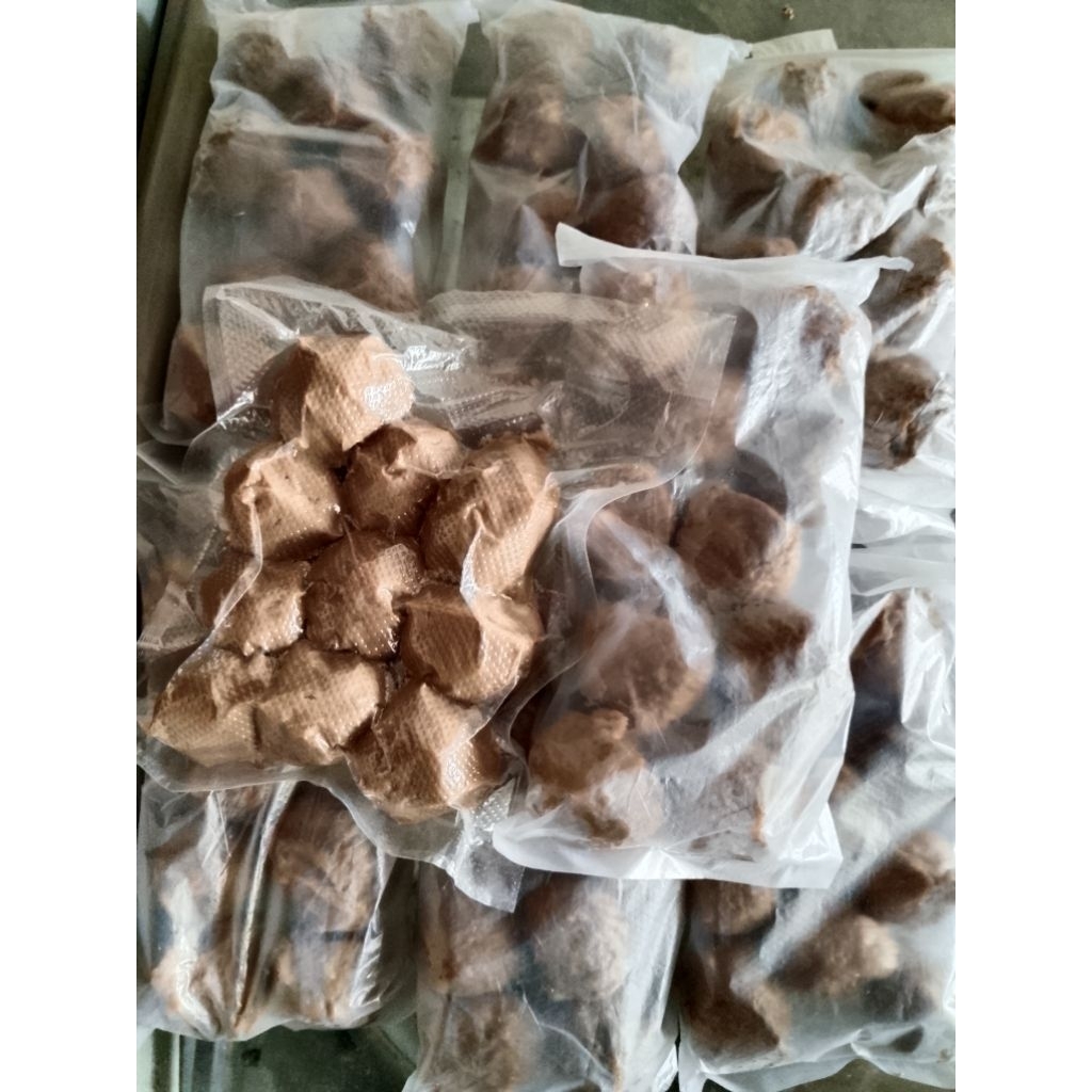 

bakso telur puyuh 10biji cuman 20rbu aja. .