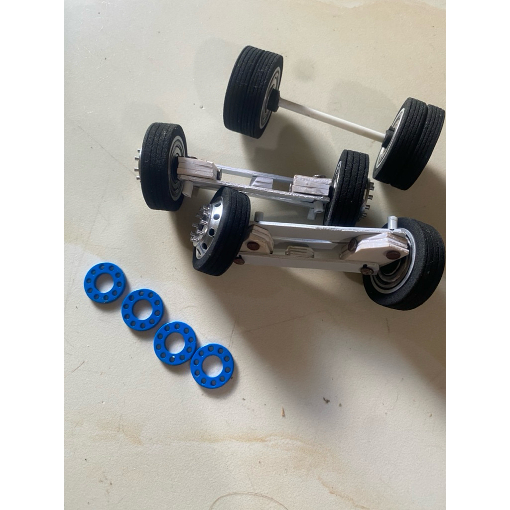 Ban Miniatur Bis RKC bahan PVC untuk bis Tronton (Include 2 Tierod