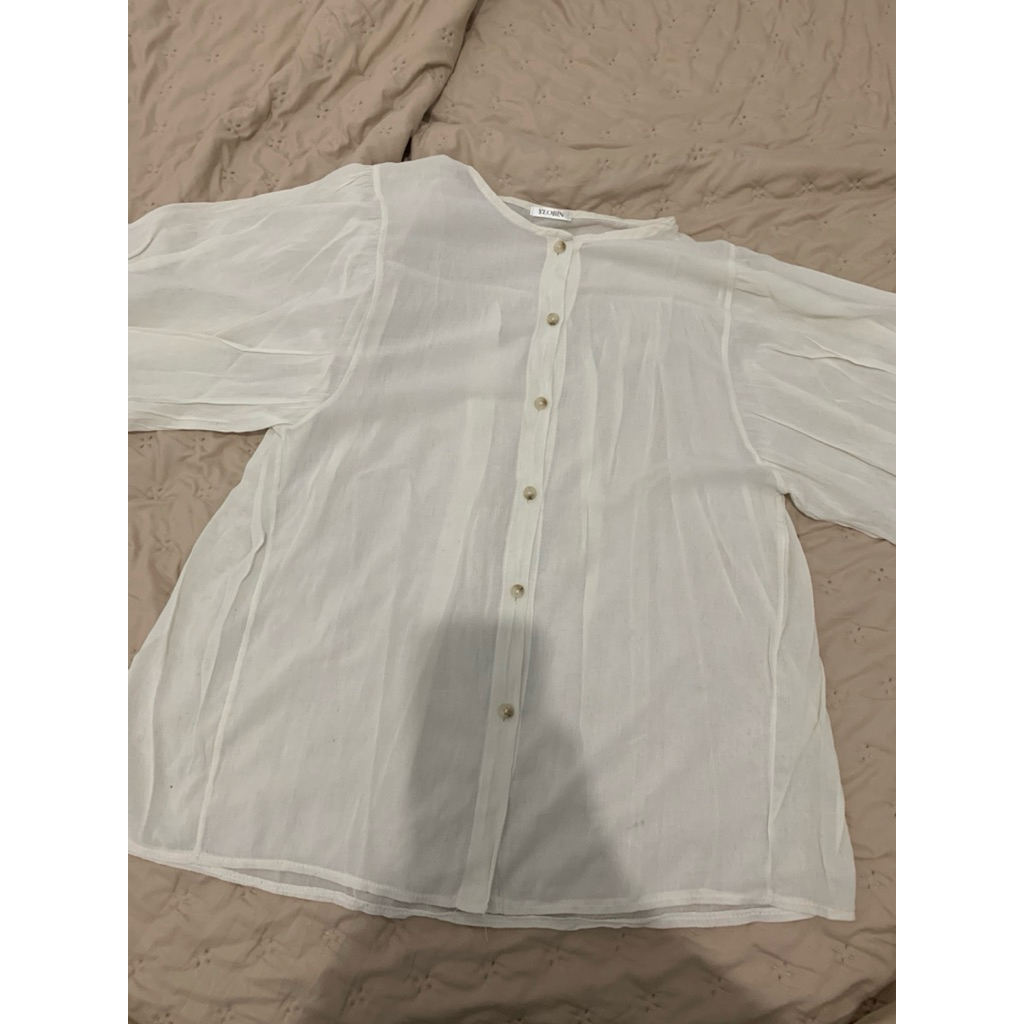 Blouse Putih Lengan Balon Wanita