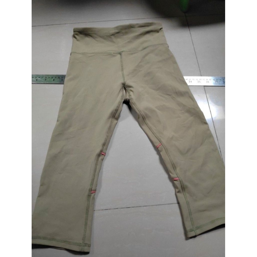 Celana Legging Olahraga Cotton on Body Size S