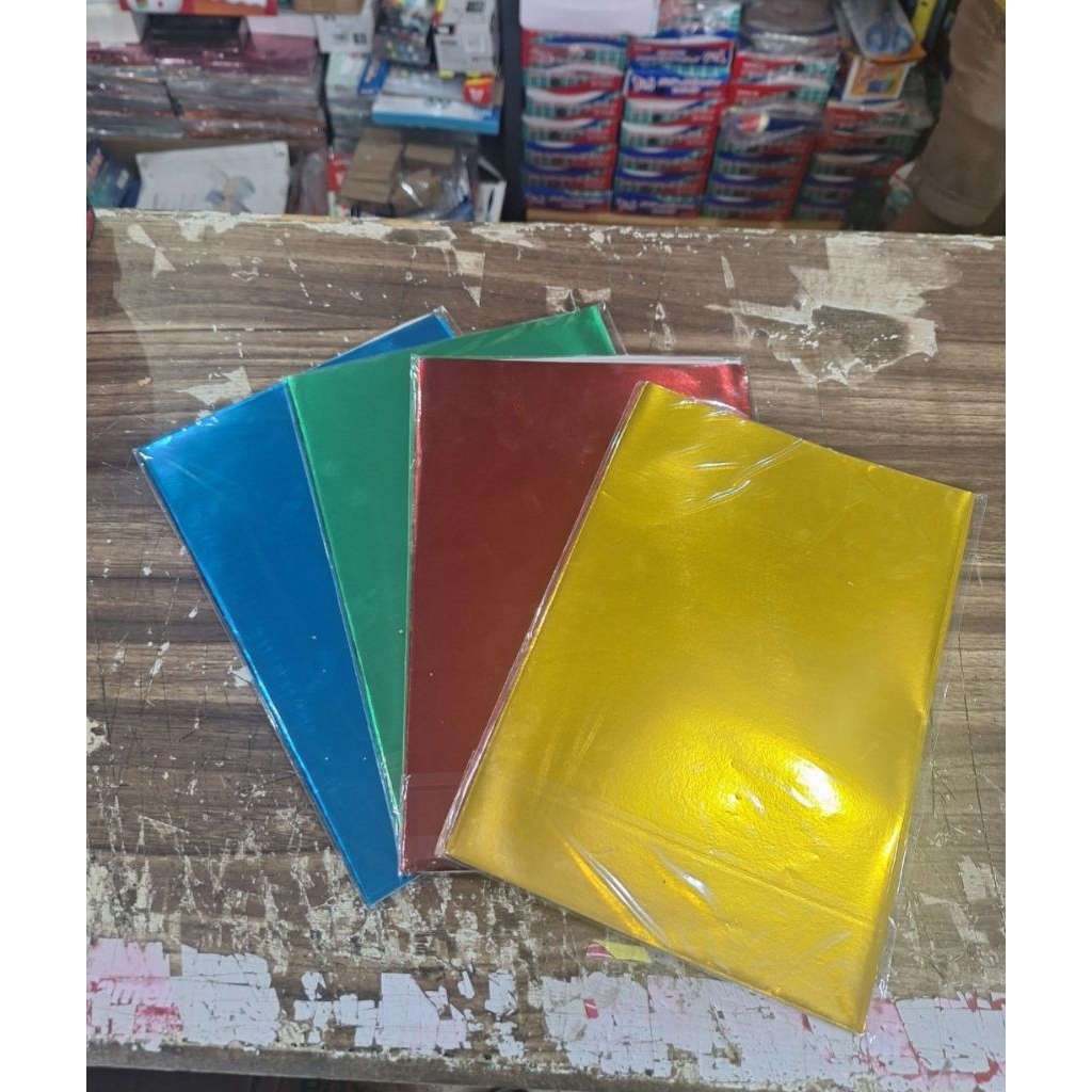 

Sampul Kertas Metalik Untuk Buku Campus Panjang 1 Pak Isi 20 Lembar