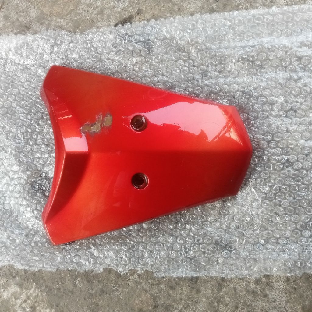 Cover panel dada depan Bekas Motor Honda Supra X 125 original merah