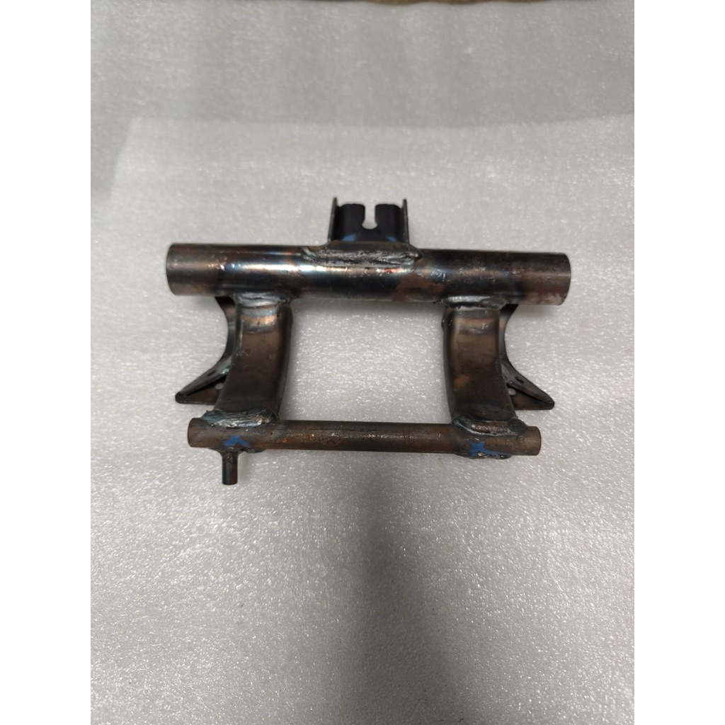 engine mounting swing arm Vario 125 150 led new old original