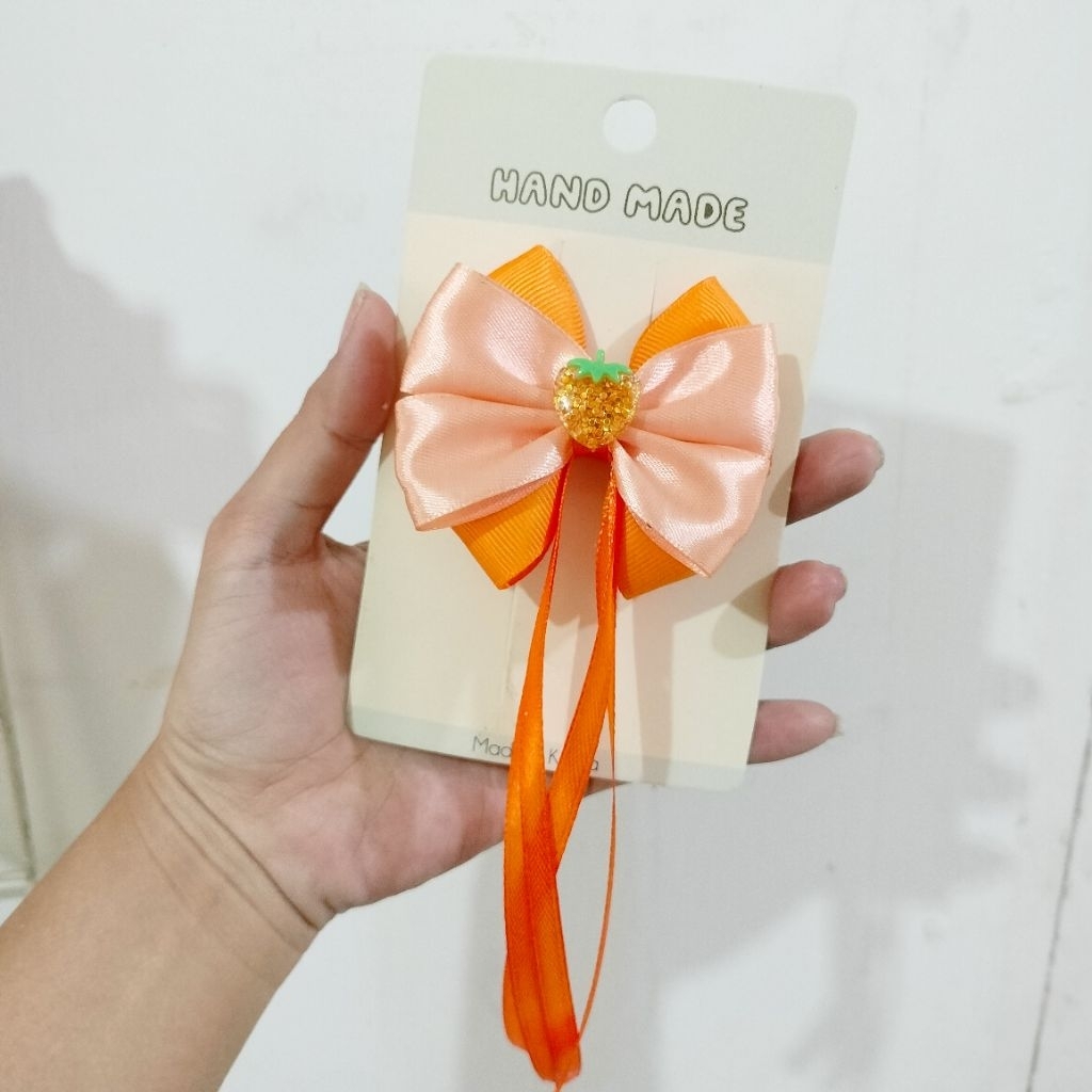 Jepitan Rambut Motif Strawberry