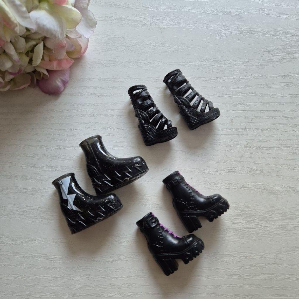 Sepatu Boneka Monster High / MH black series