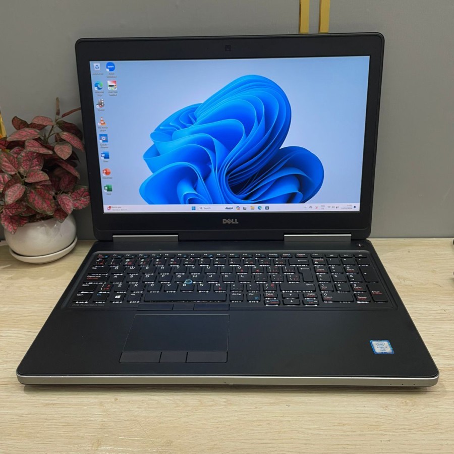 DELL 7510 CORE i7 Gen6 Layar 15inch - RAM 16GB SSD 256GB  D