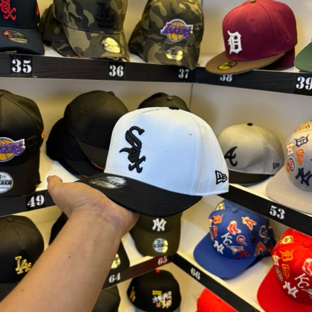 TOPI PRIA/TOPI BASEBALL SOX PUTIH HITAM