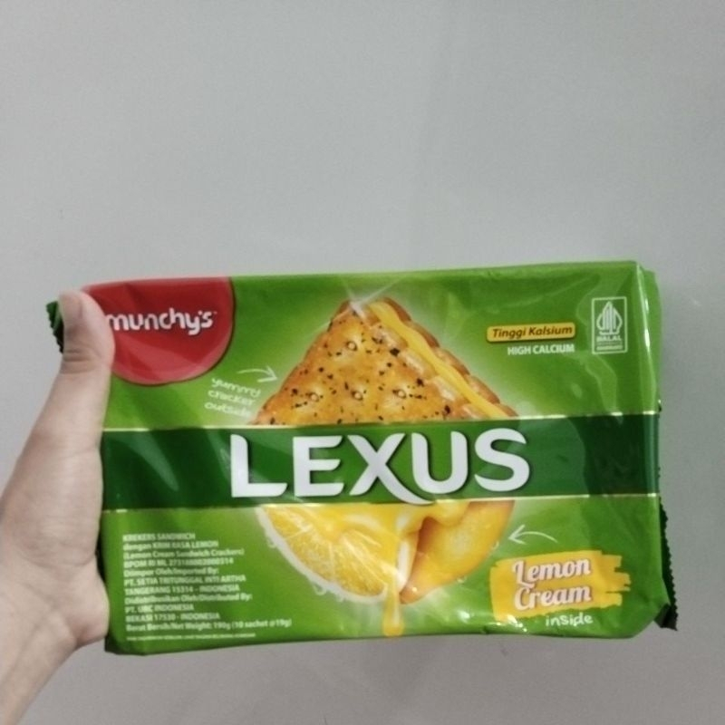 

[oddsolshop] pekanbaru/Munchy's Lexus Biskuit Lemon Cream 10 PCS 19GR Biscuit Sandwich Krekers Krim
