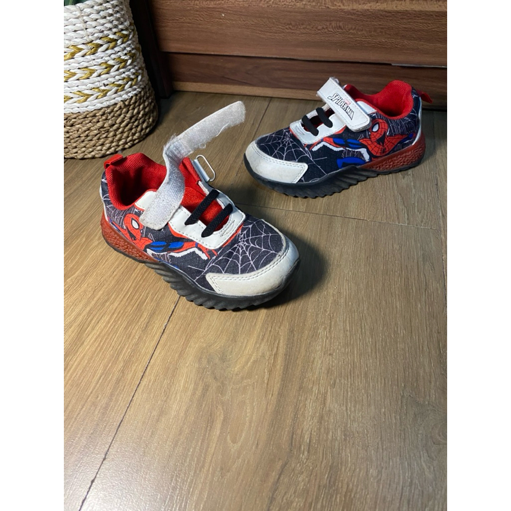 Sneakers Spiderman hAnak original sport station Model perekat