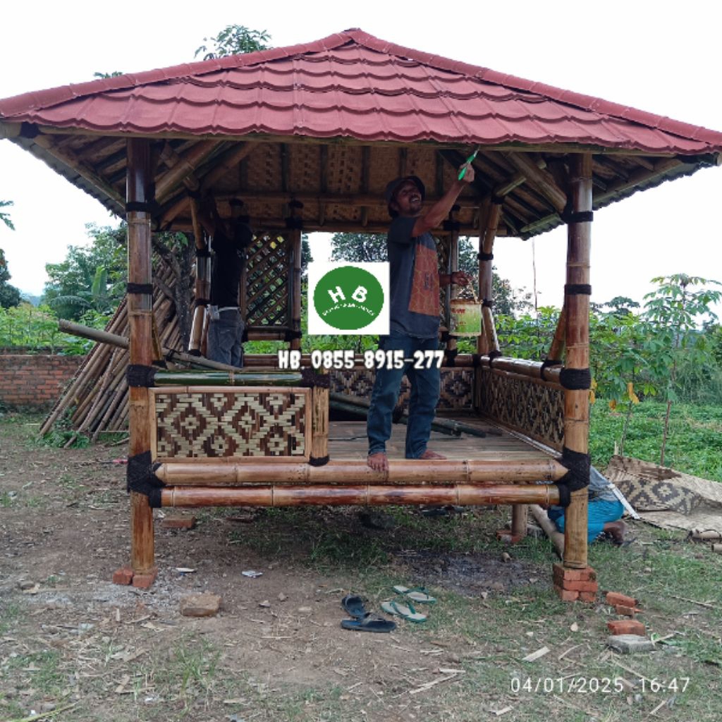 saung gazebo bambu minimalis 2x2m