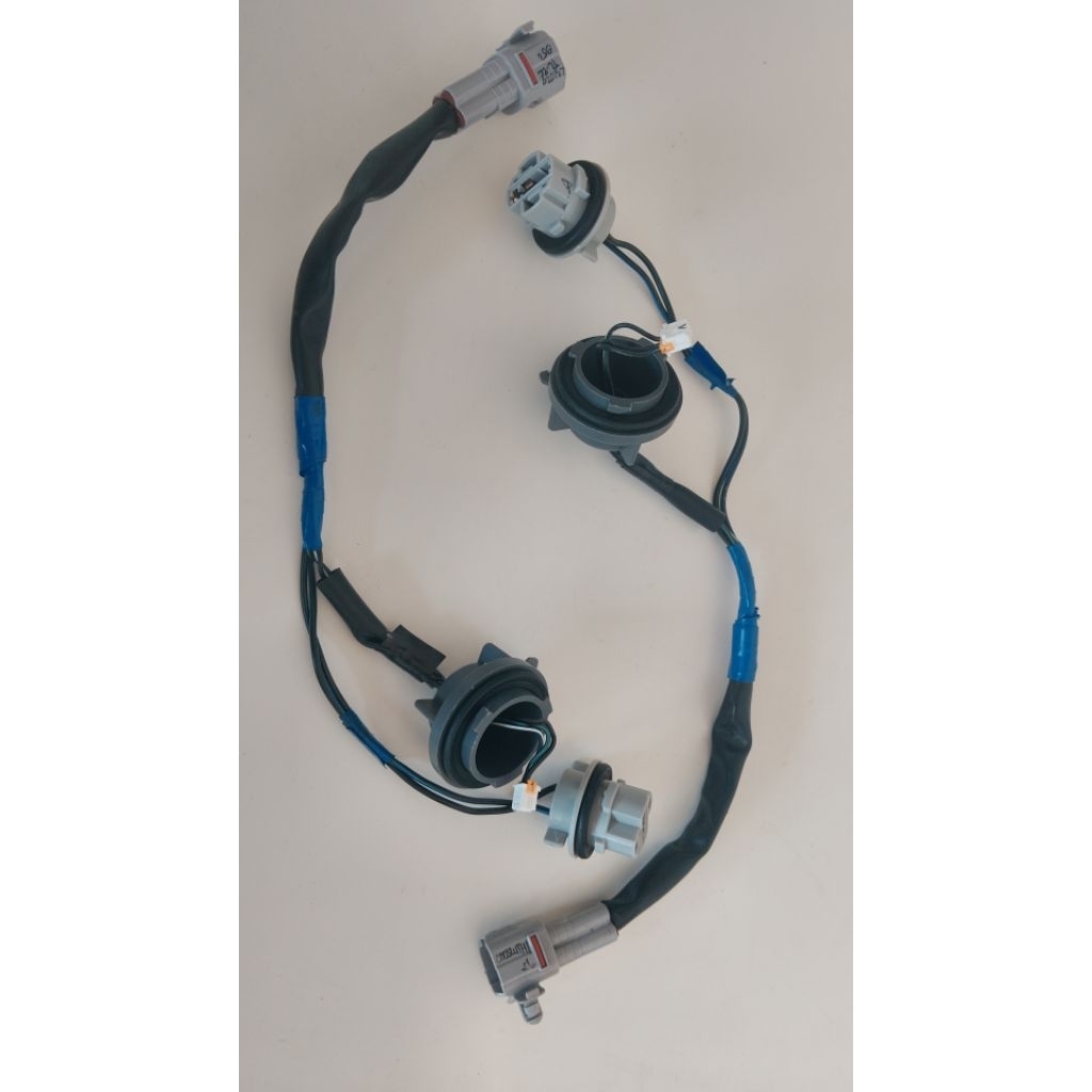 Soket kabel lampu belakang dan sein Toyota Innova zenix Original