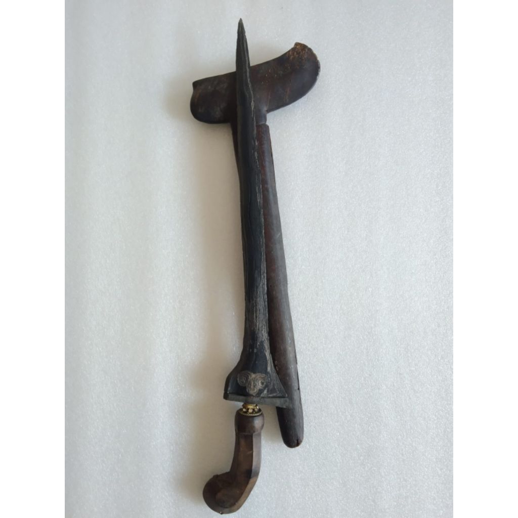 KERIS SEPUH LOKASIAN BROJOL PAMOR LINGGAYONI KERIS SEPUH