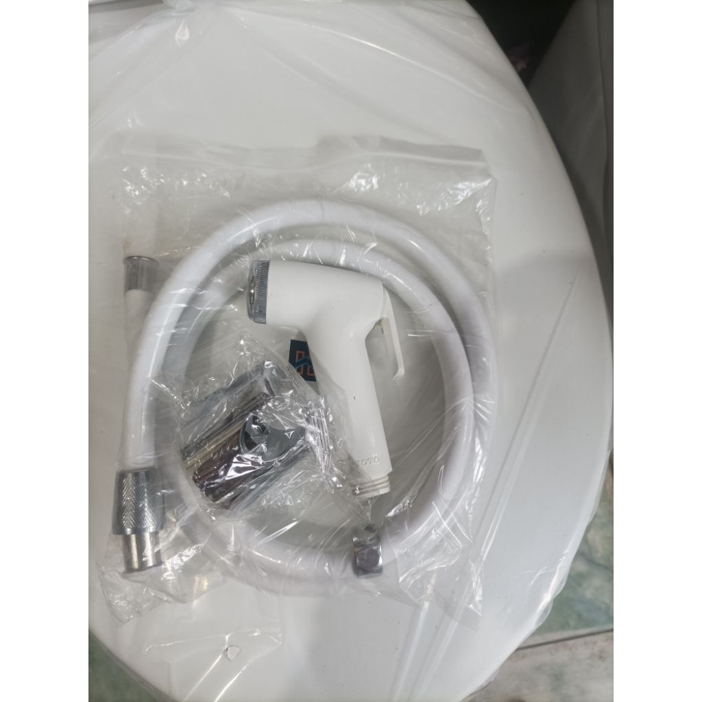 jet shower + stop kran + leter T TOTO ORIGINAL jet shower set untuk closet duduk toto
