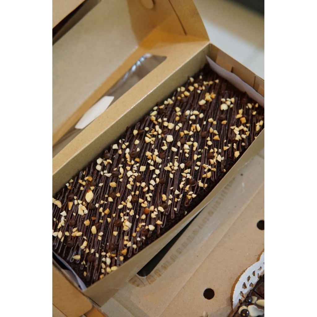 

BROWNIES KUKUS PREMIUM TOPING COKLAT KACANG