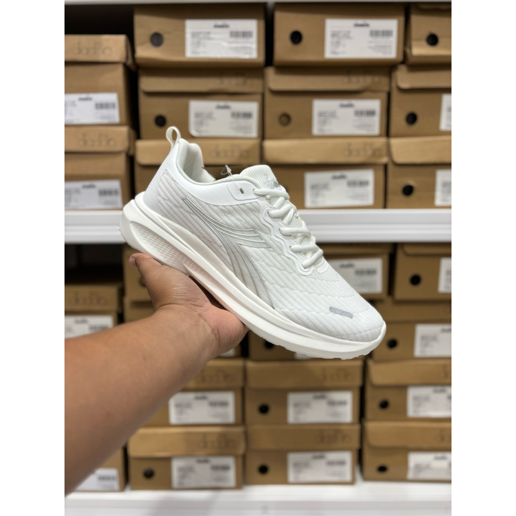 SEPATU RUNNING PRIA DIADORA MARKIST WHITE DIAX24F1204W ORIGINAL BNIB SHOES