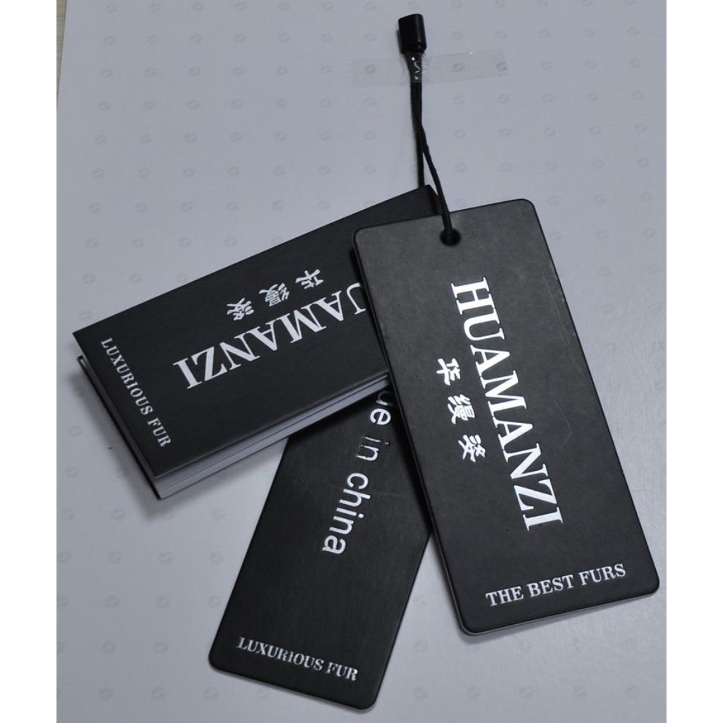

Custom Hangtag Foil & Embossed Hangtag Tebal 700gsm Custom Desain Label Tag Gantung