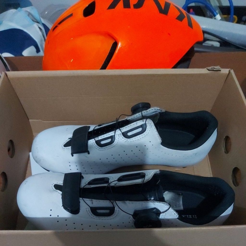 Fizik cleat shoes road bike