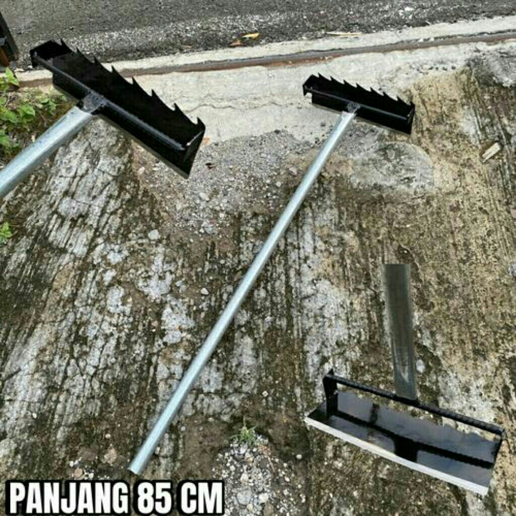 Alat Garukan Rumput liar Gulma asli Baja Gergaji gagang Besi