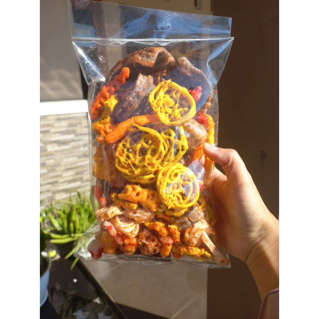 

Kerupuk seblak campur bumbu kering 250gram