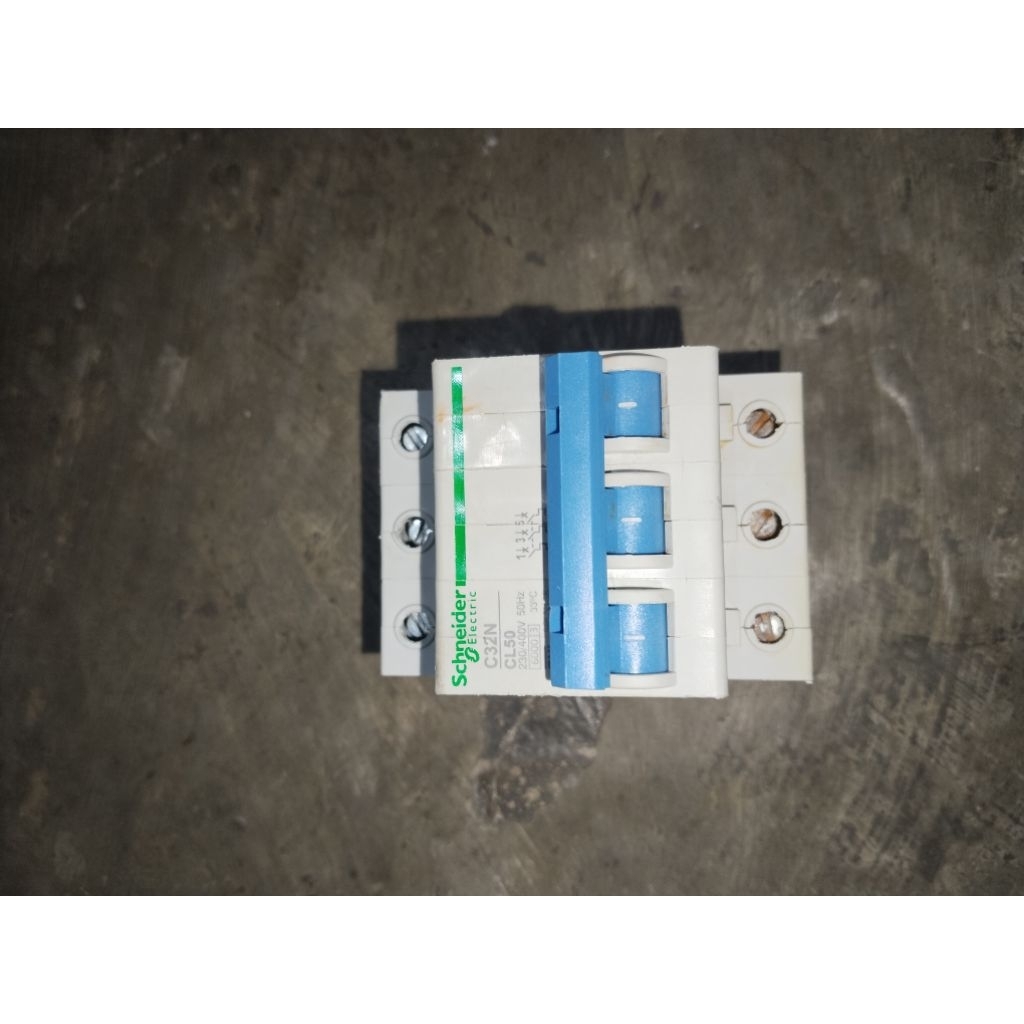 Mcb Schneider 3Phase Milik PLN Second Normal