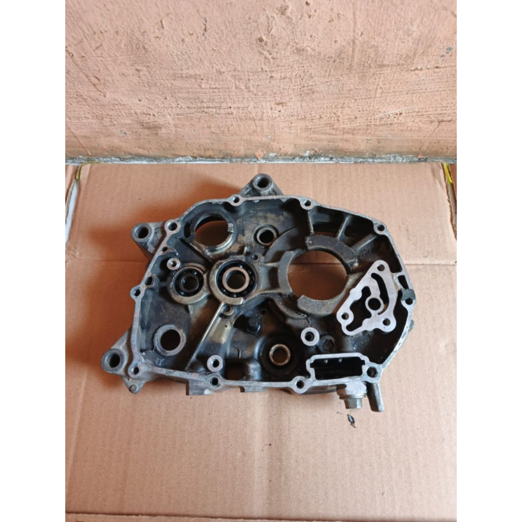 Crankcase Krengkes Rengkes kanan Revo Absolute Blade 110 Revo fit fi Original copotan Kalter kanan