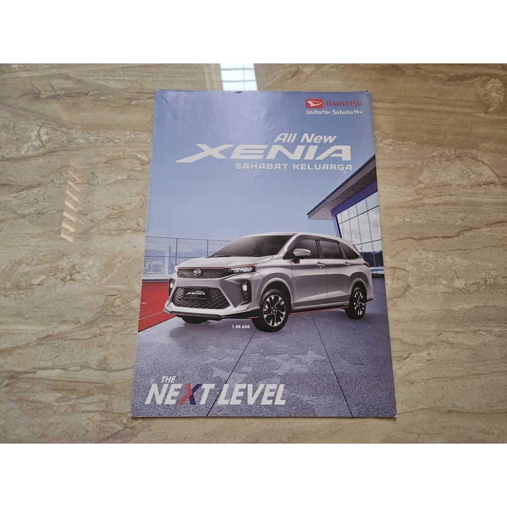 brosur katalog mobil daihatsu xenia 2022 leaflet
