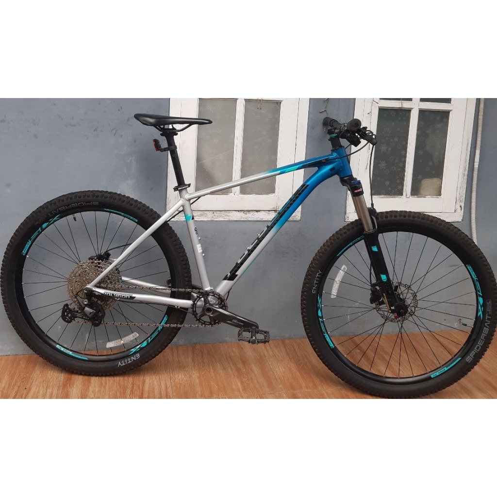 Sepeda MTB Polygon Xtrada 6 LE 27.5 Size M