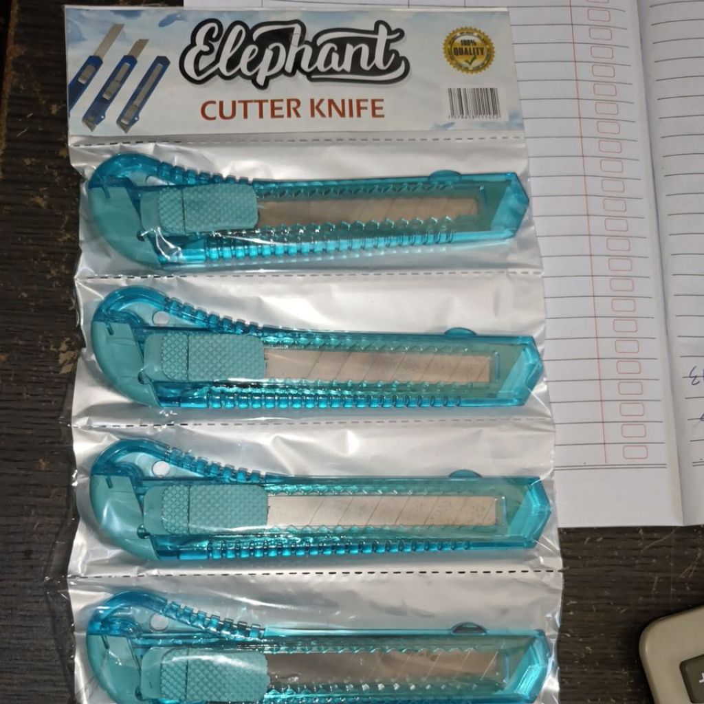 

cutter renteng besar warna murah isi 12pcs