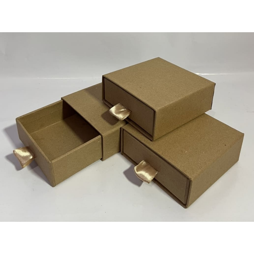 

Sliding box Uk 8x8x3 cm Hijau tua + Hotprint logo + busa inner