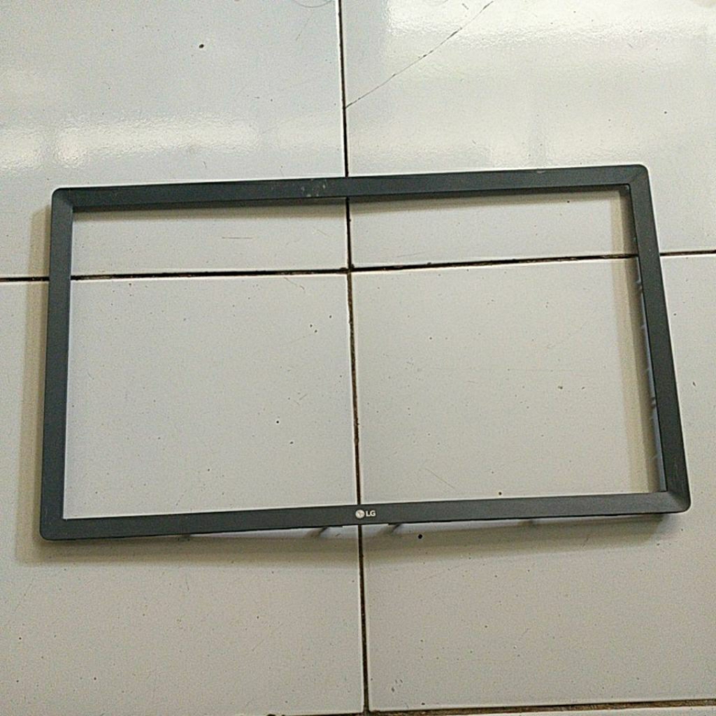 Casing Frame LG Monitor TV LED 24TL520A