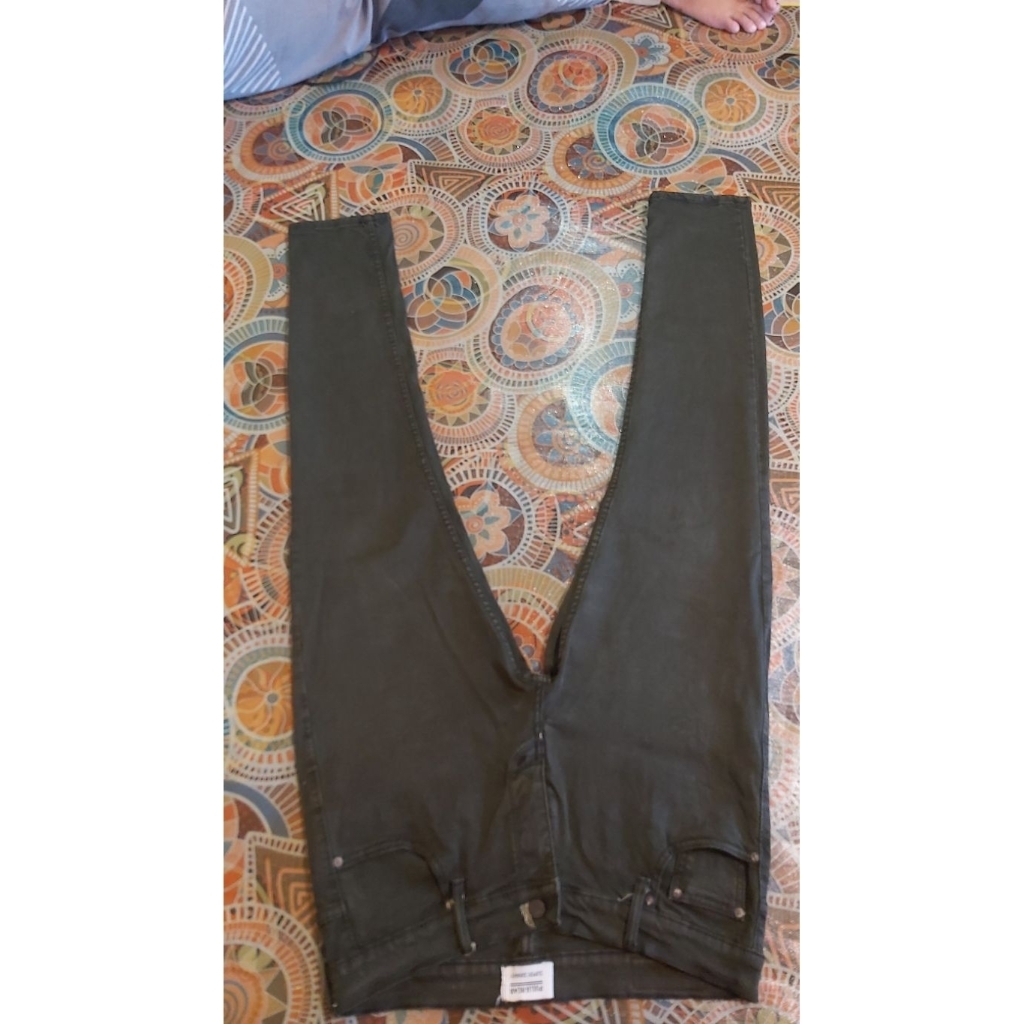 CELANA PULL & BEAR