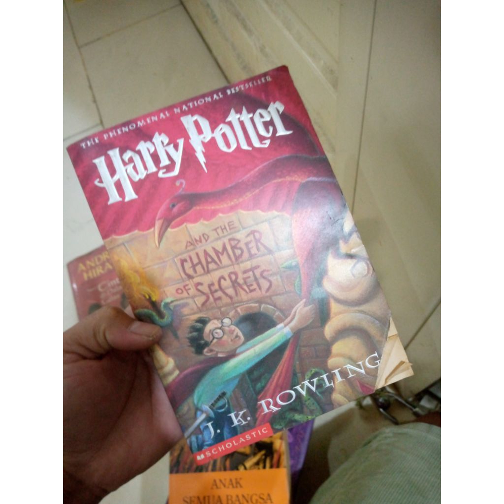 Harry Potter No 2 bahasa inggris soft caver bekas original