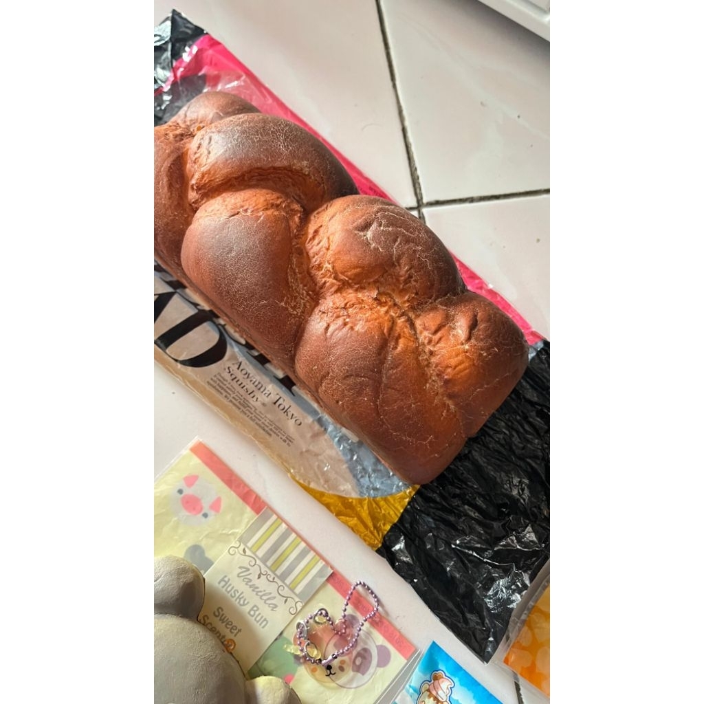 English bread squishy Aoyama Tokyo squishy