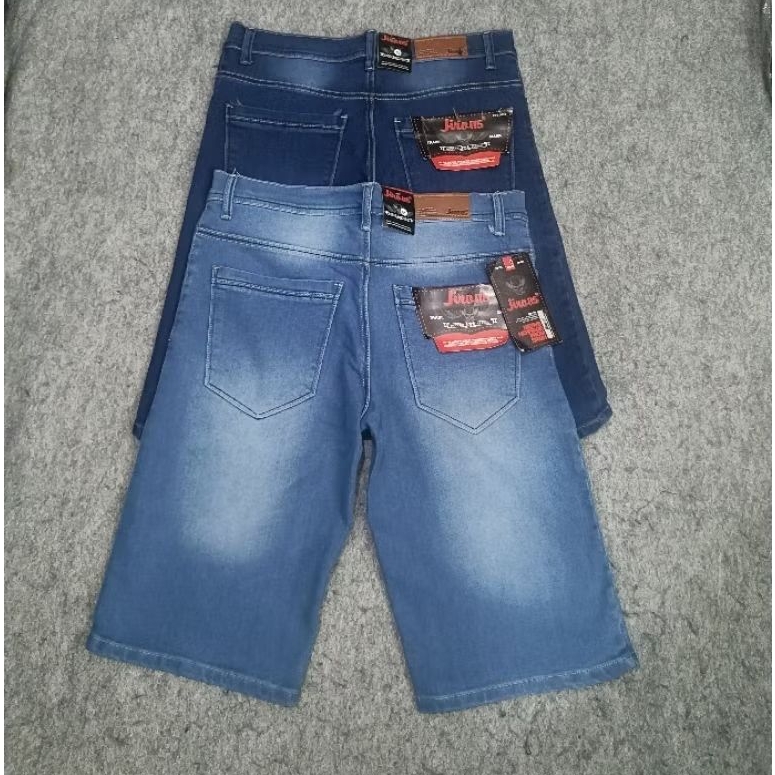 Celana jeans pendek dibawah lutut pria dewasa